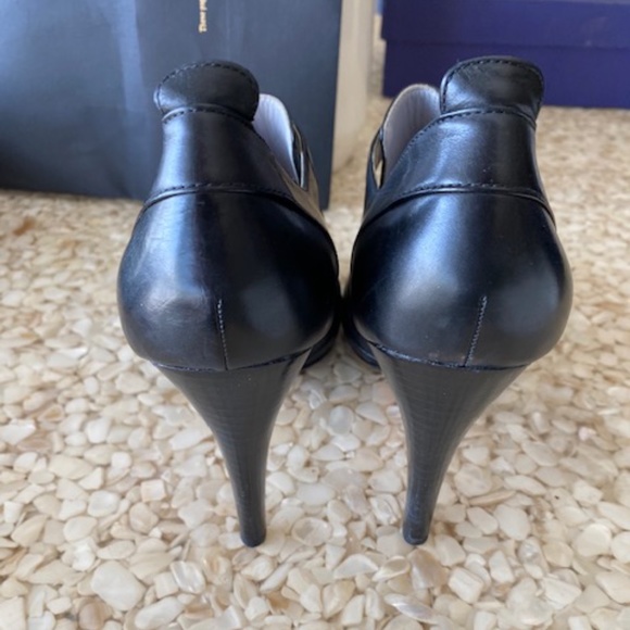 Max Studio Leather Shoe Booties - Picture 2 of 5